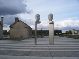 Kunst am Bau-Wettbewerb, 2004, Forum der Humboldt-Universität Berlin-Adlershof, 2008, in Zusammenarbeit mit Josefine Günschel